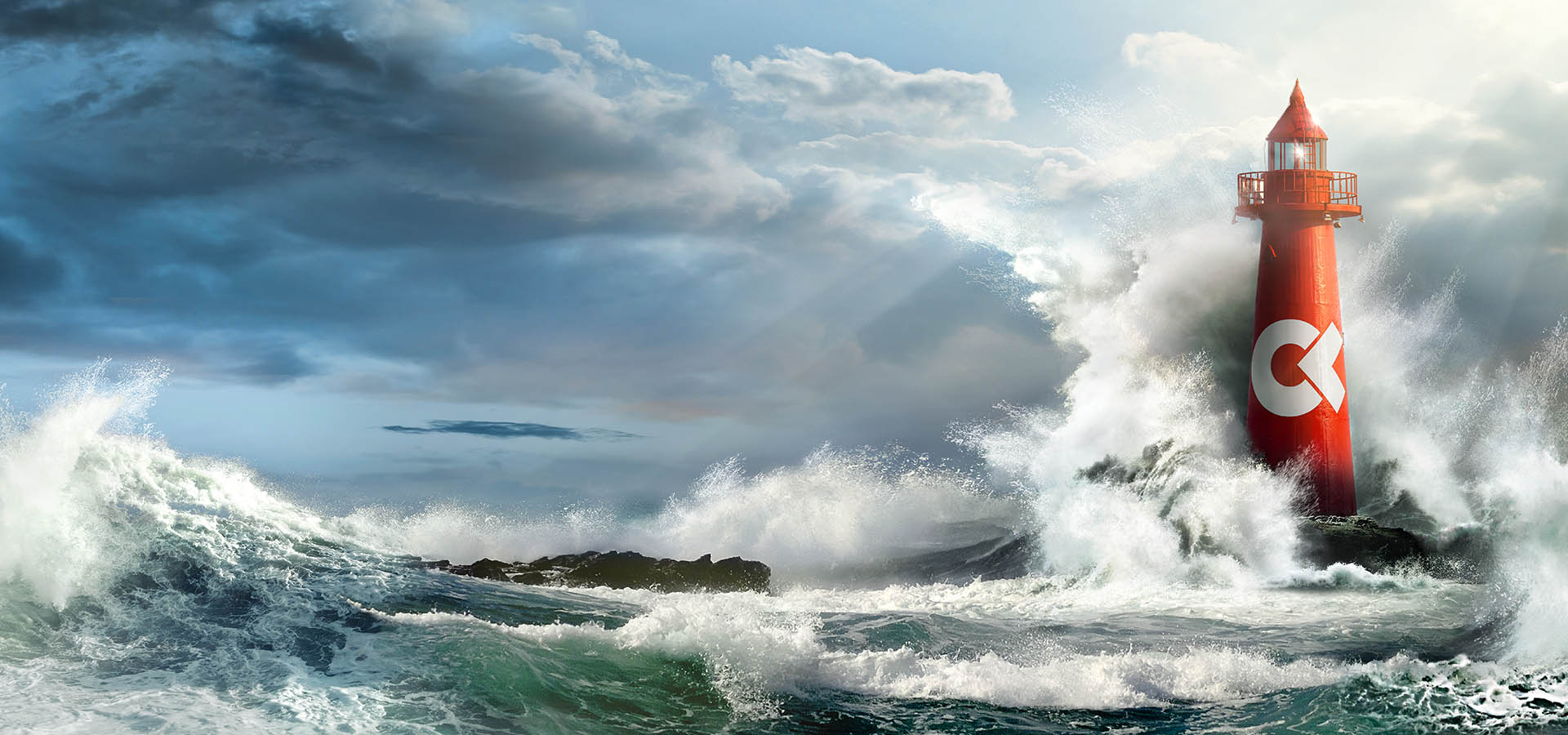 Roter Leuchtturm am stürmischen Meer mit einem großen CargoLine-Logo auf der Vorderseite.